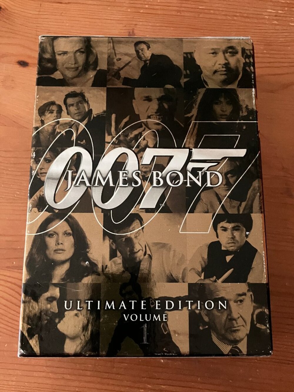 007 JAMES BOND ULTIMATE Edition Volume 1 DVD Box Set released by MGM Studio 2006